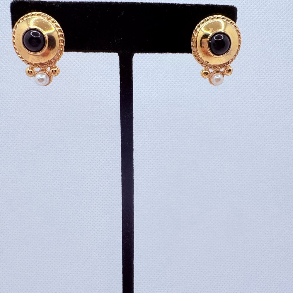 Vintage Liz Claiborne Stud Earrings Goldtone Round Rope Black & Faux Pearl 1.75” - Picture 2 of 6